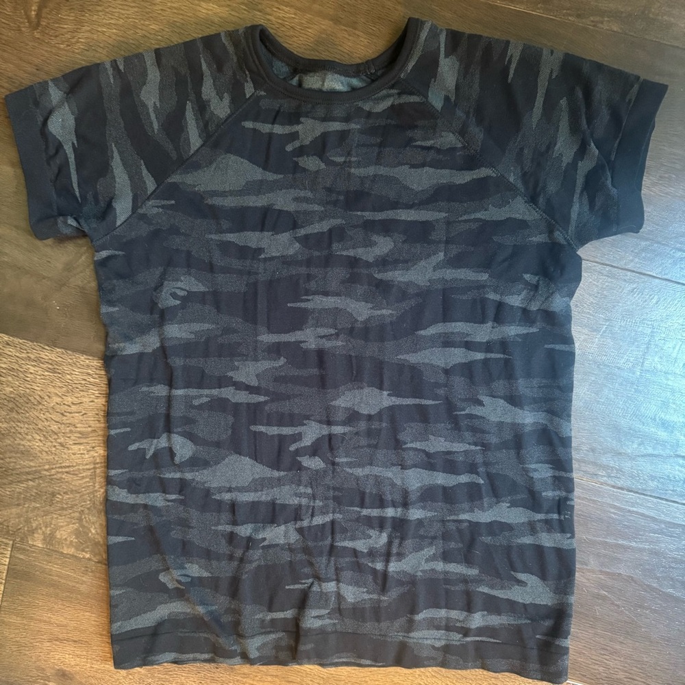 Athleta Girl Camo Power Up Seamless Tee Size 12 Large